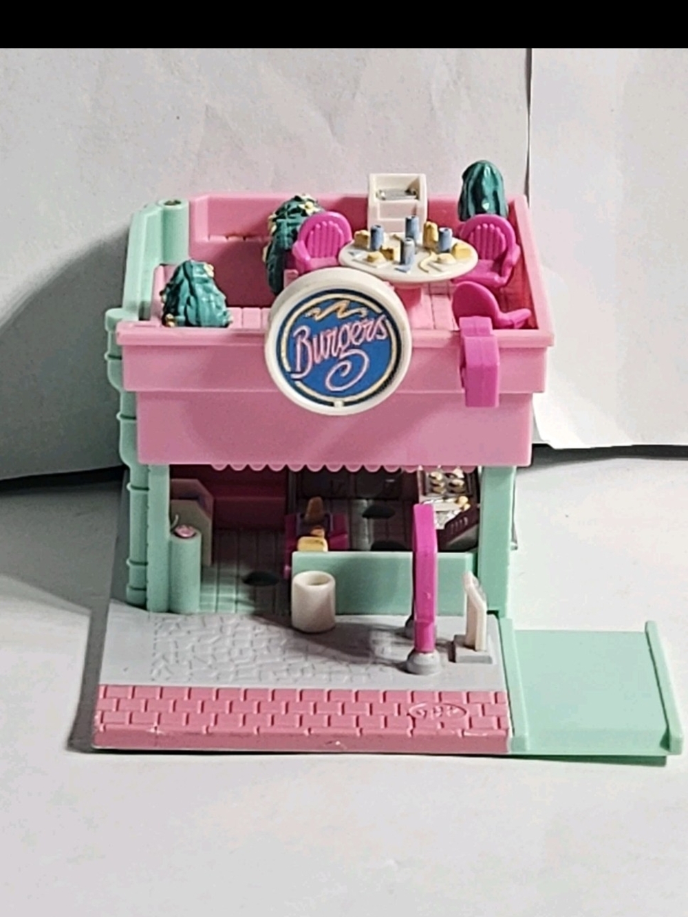 Vintage 1994 Polly Pocket Drive-in Burger Restaurant No Dolls, Car Or Door VTG